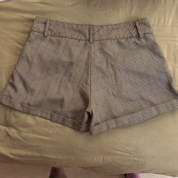 Tullamore Dew Plaid Cuffed Shorts - Picture 3 of 3